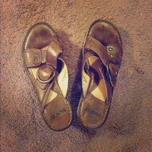 Size 8 small heeled sandals